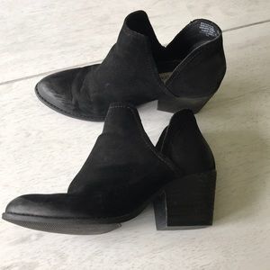 Steve Madden black ankle booties